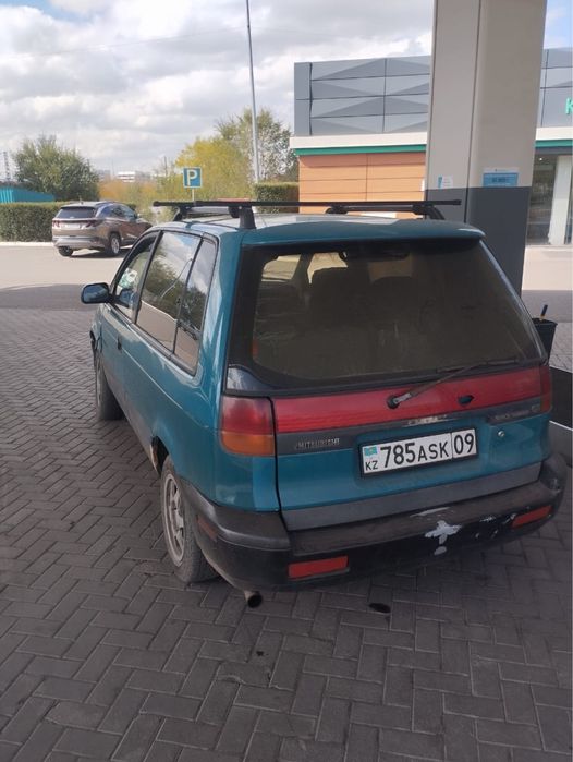 Mitsubishi Space Runner