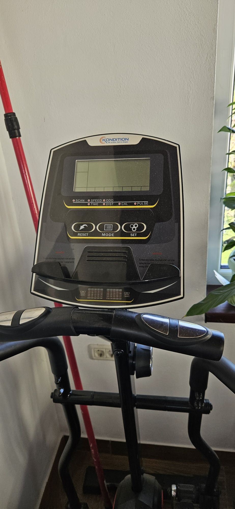 Vând bicicleta eliptica Kondition