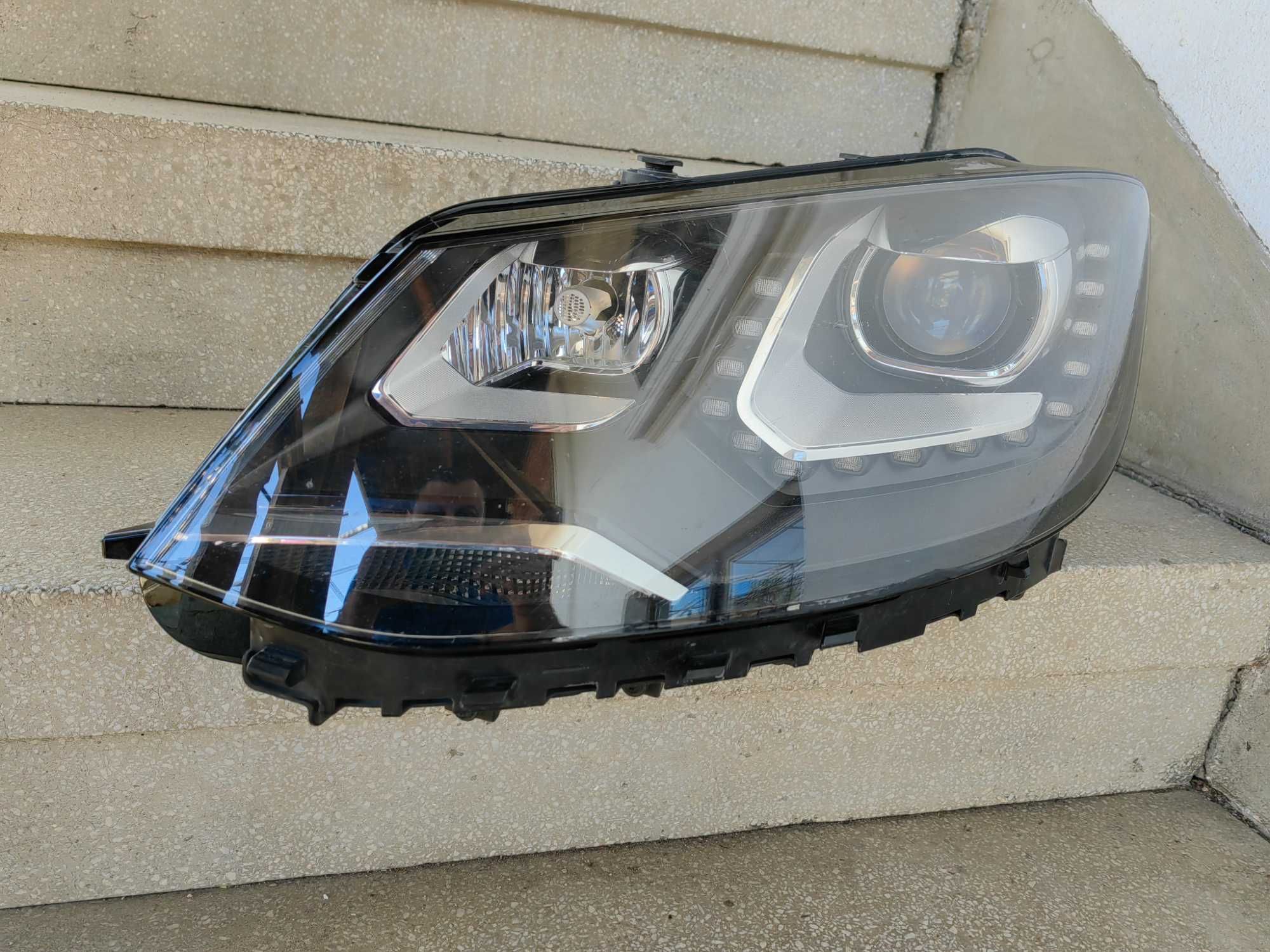 Фар VW Sharan Bi-Xenon LED ляв / Фар Шаран ксенон / Фар Sharan Оригина