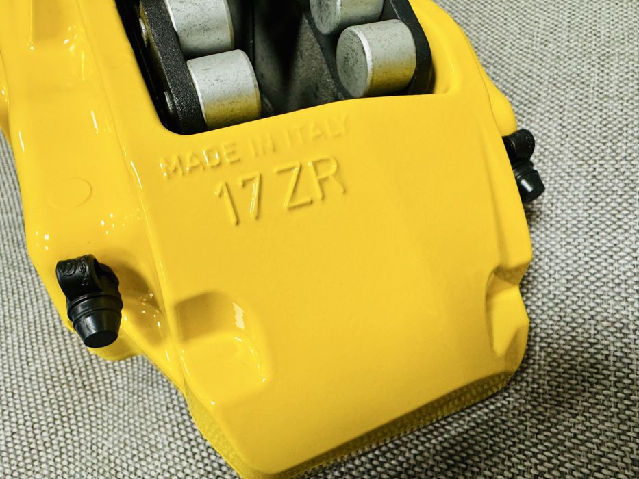 Предни и задни спирачни апарати Brembo от Porsche Cayenne