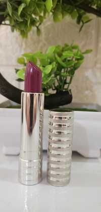 Clinique Dramatically Different™ Lipstick Shaping Lip Colour Ruj crema