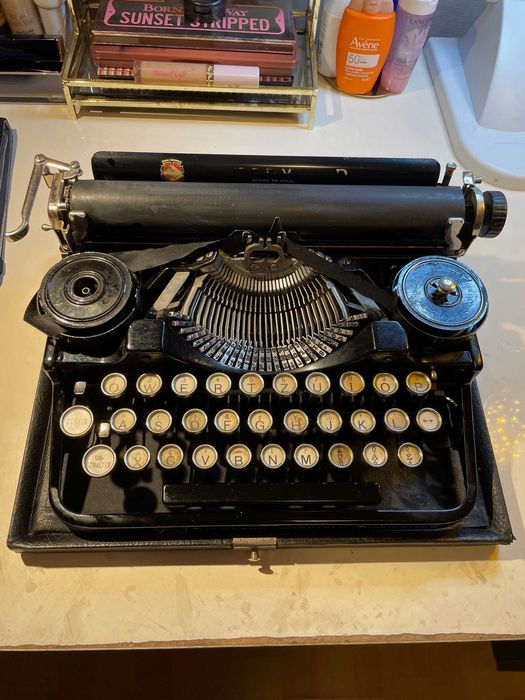 masina de scris , pix cu argint, radio Electronica, cass Panasonic