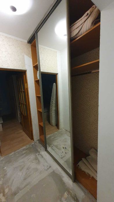Срочно встроенный шкаф купе 175х55 высота 2,65-2.70 Самовывоз