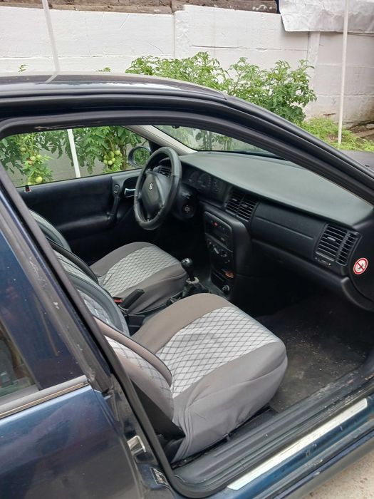 Opel vectra 1.8 benzina