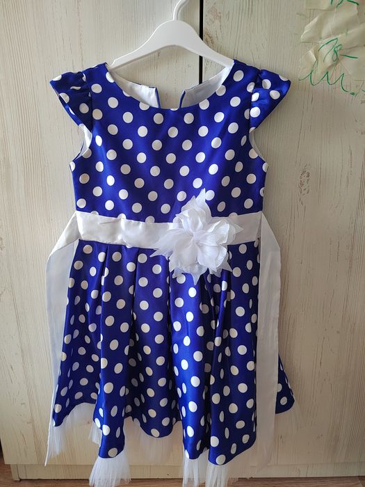 Продам платье для девочки