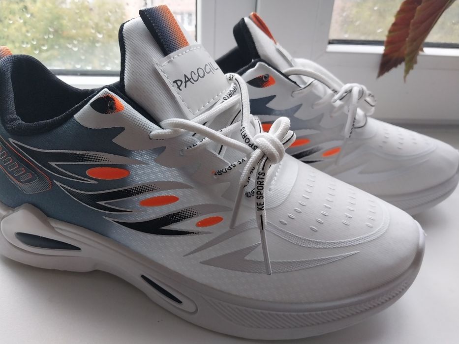 Продам кроссовки на мальчика