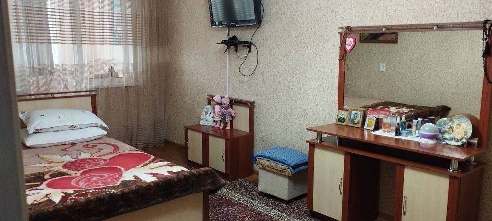 Квартира с хорошим ремонтом и мебелью.