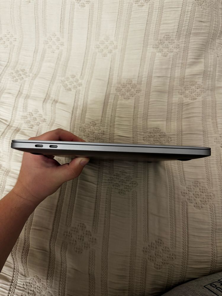 MacBook Pro 13 (2022)