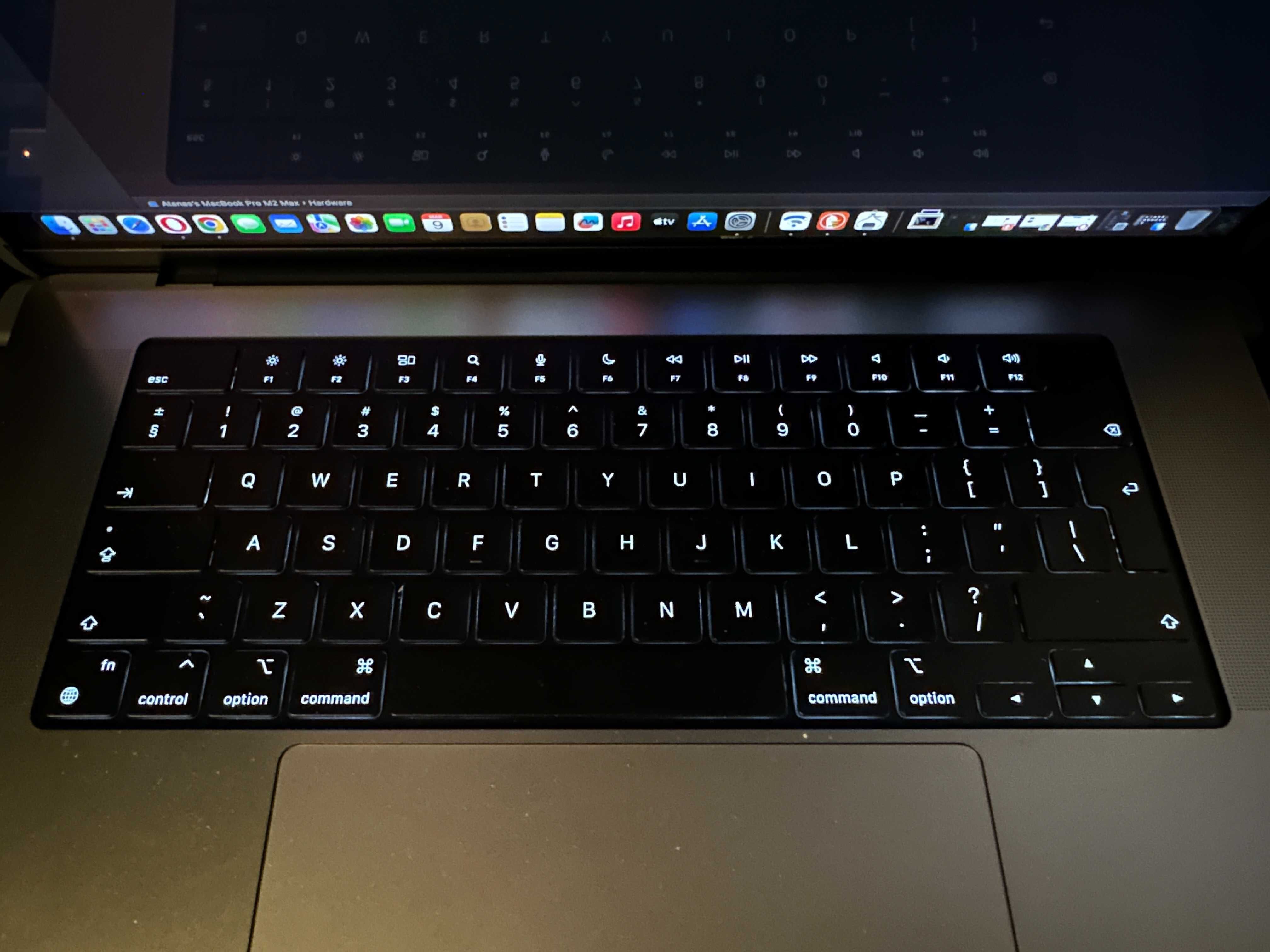 MacBook Pro 16 М2 Max,  32GB памет,  1TB SSD – Space Gray , с гаранция