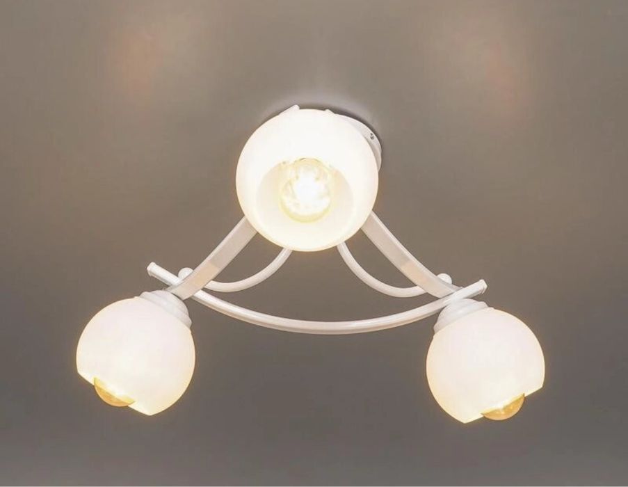 Продам люстру б/у