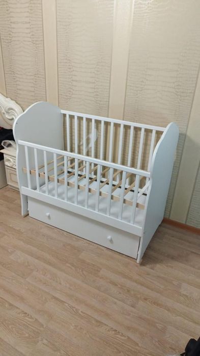 Продам детскую кроватку