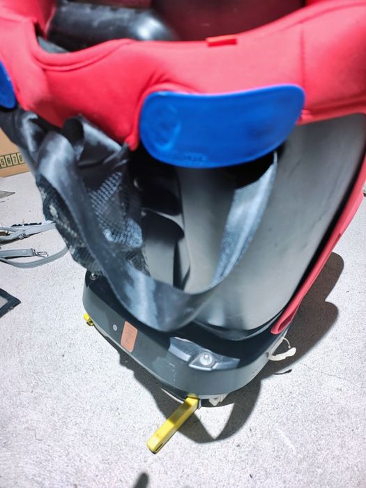 Scaun auto copii cu isofix si se roteste