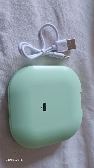 Vând oglindă machiaj de poșetă cu lumină led