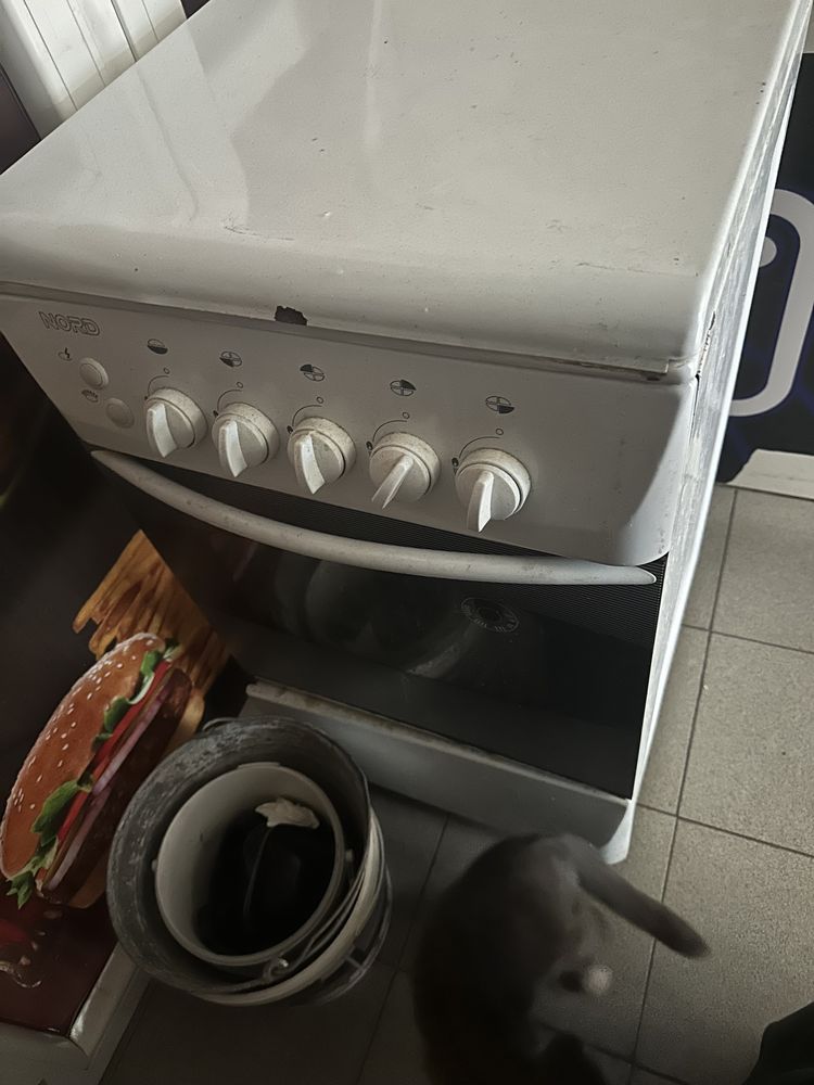 Продам газовую плиту