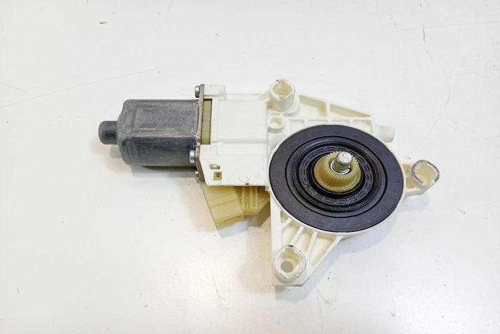 Motoras macara dreapta fata   A2048200242 Mercedes-Benz E-Class W212