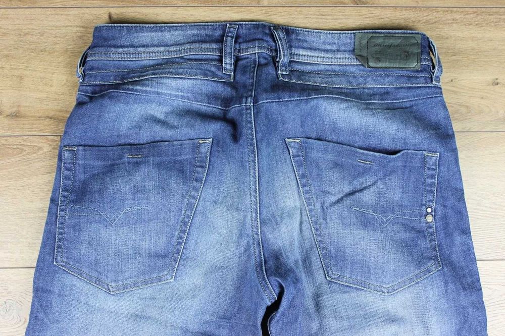 Blugi Diesel, barbatesti, marime W32 L32 , talie 45cm