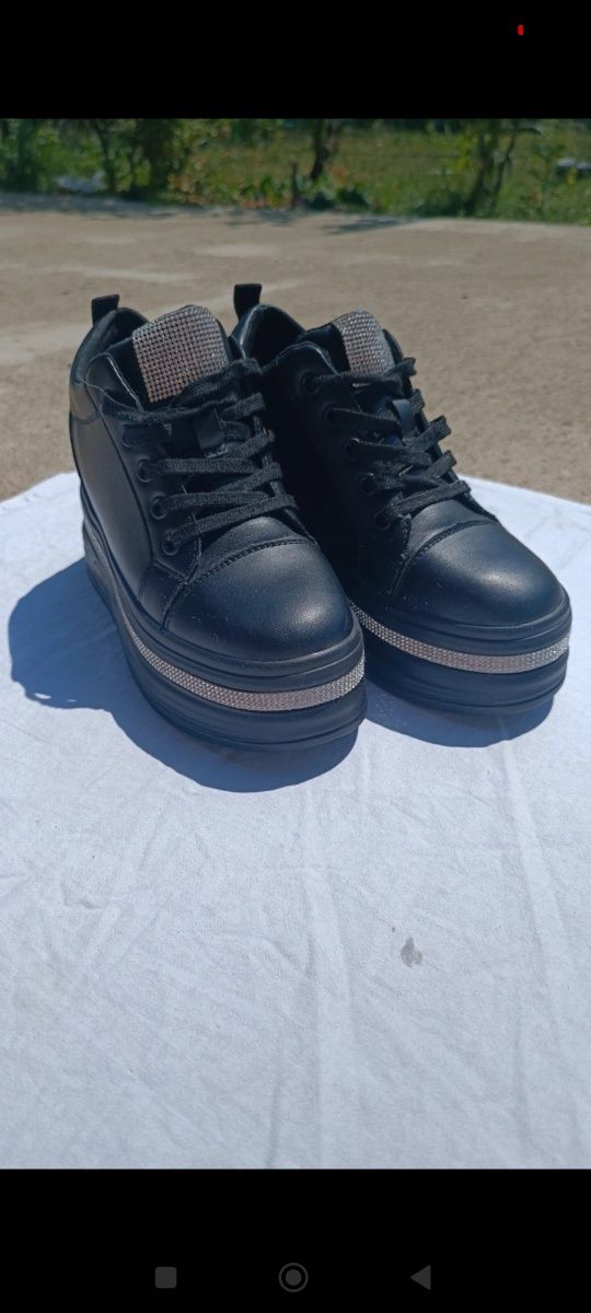 Pantofi sport cu platforma