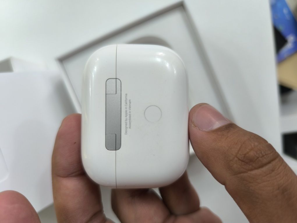 Продаю оригинальный кейс от AirPods Pro 2
Состояние отличное, заряд де
