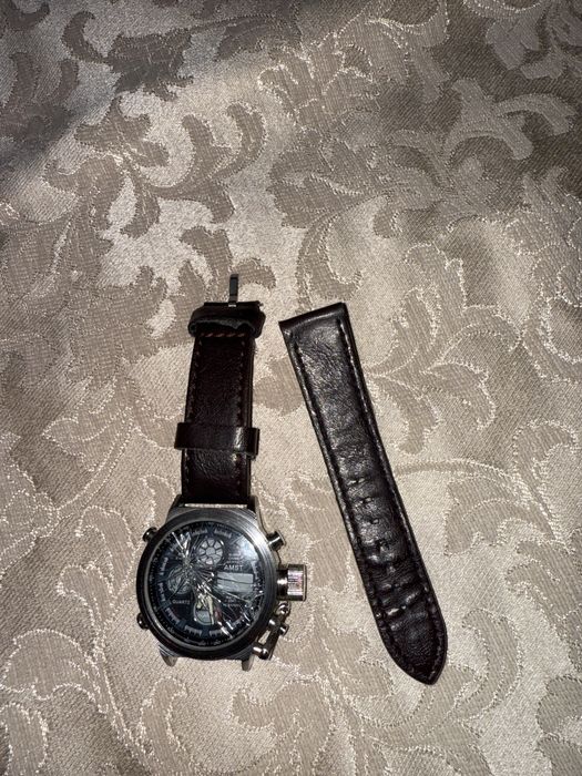 Сағат сатылады бұзылып тур