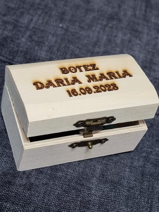 Cutie de cadou din lemn personalizata