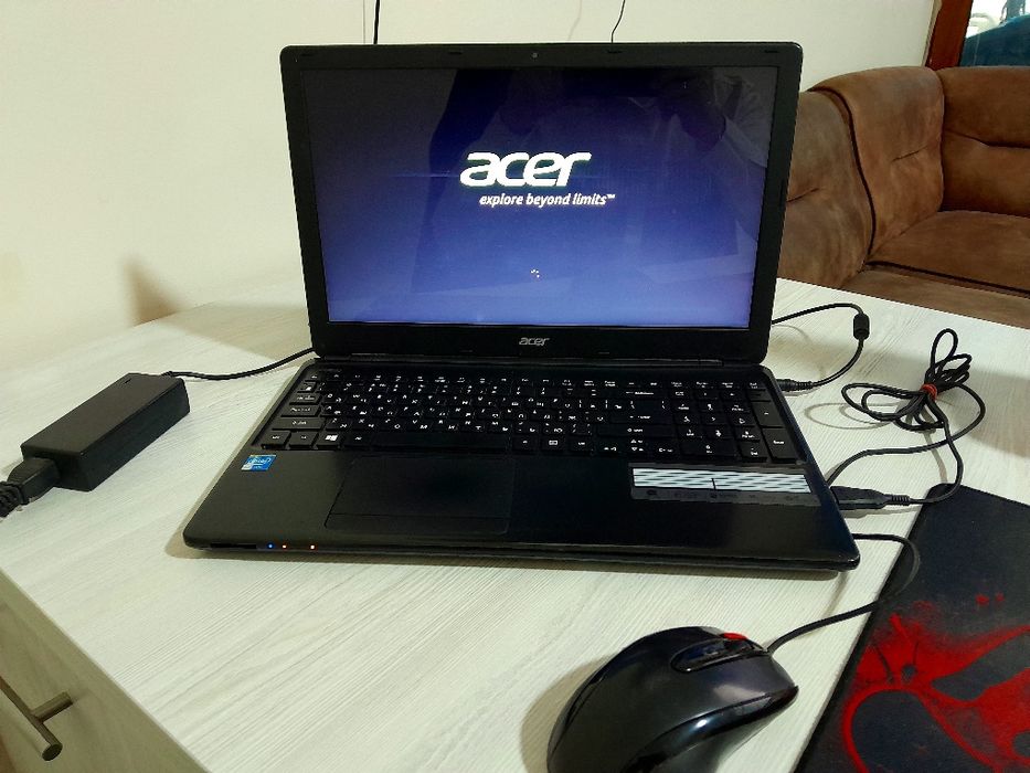 Ноутбук сатылады бахасы келисимли  x7 мишкасы бар