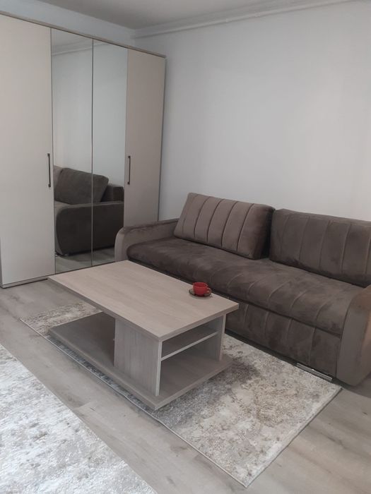 Garsoniera de închiriat