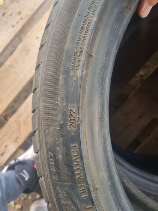 Зимни гуми деветнаски 2 бр.