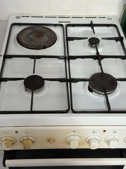 Продам газ плиту