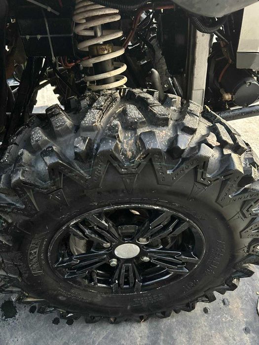 Vând ATV linhai550