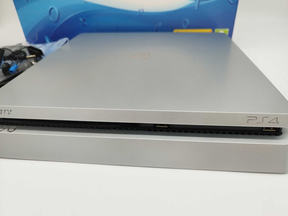 [ps4] PlayStation 4 Slim 500GB Silver Edition/ с 2 контролера