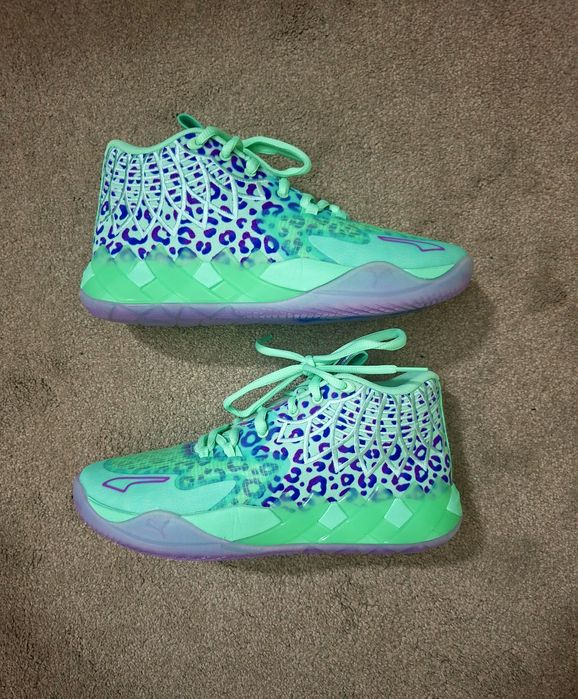 Puma MB.01 Alien Safari 

Purtați o singură dată, practi