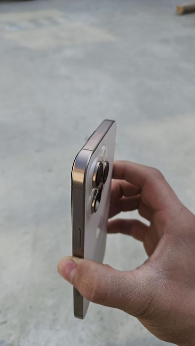 16 pro max 256 GB j/a region