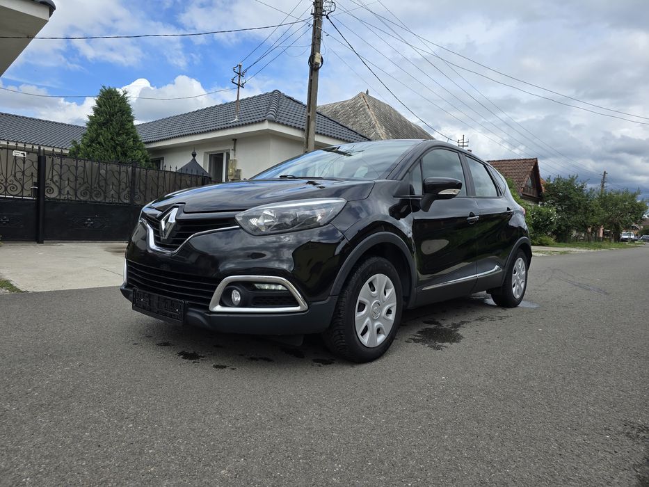 Renault.   Captur.