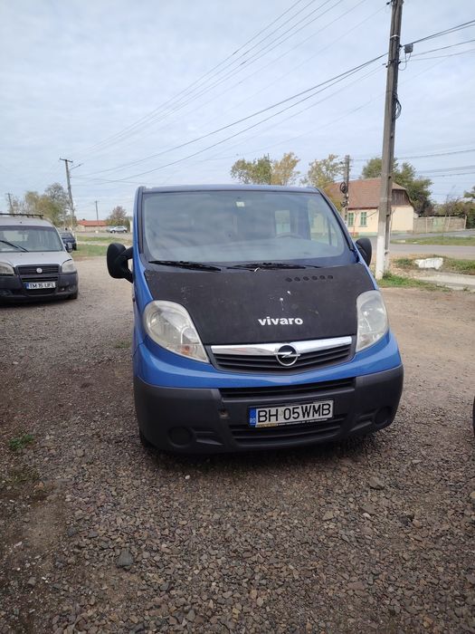 Se vinde Opel vivaro 8+1