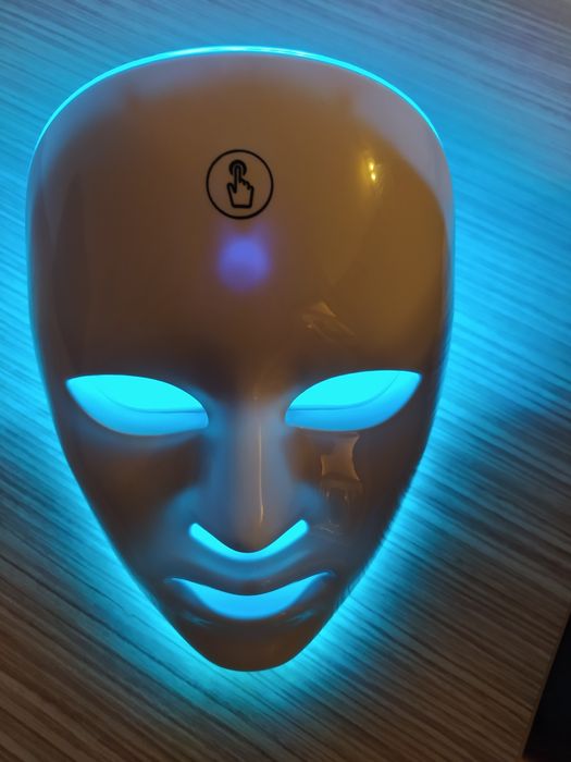 Masca LED tratament facial acnee puncte negre riduri