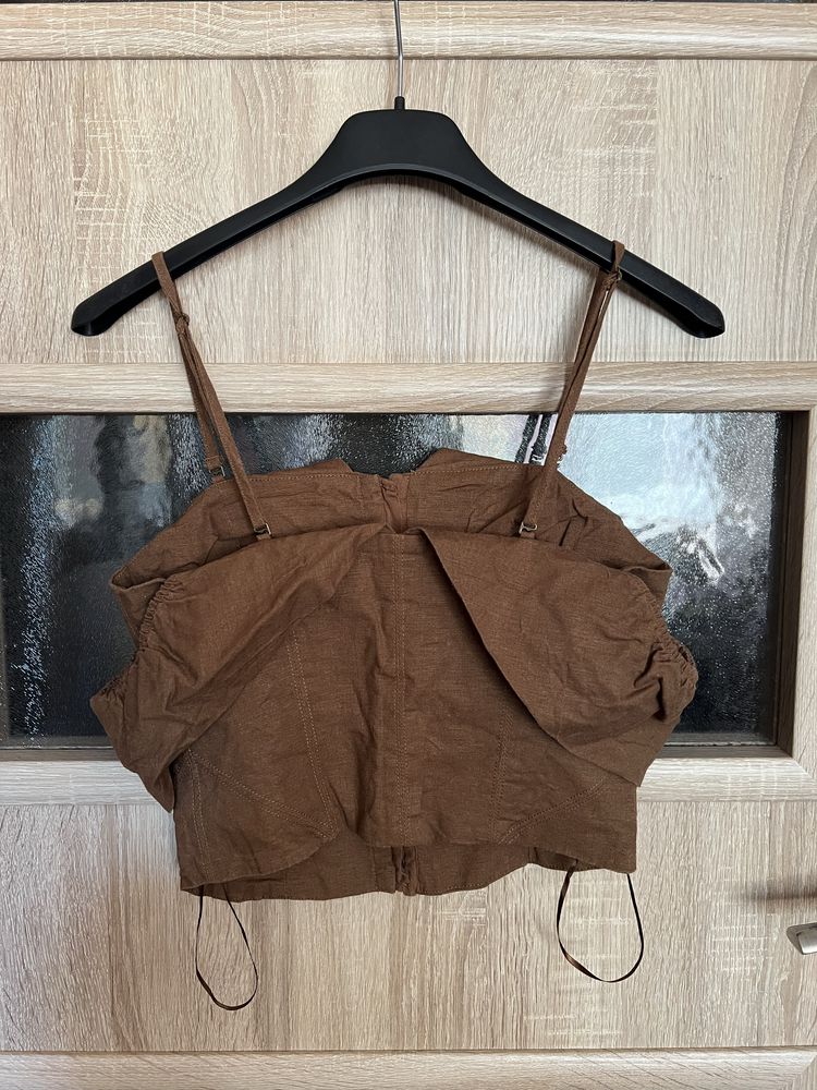 Ленен топ Zara, кроп топ с паднали рамене тип корсет Urban Outfitters