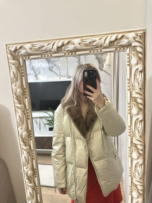 Продам женскую куртку