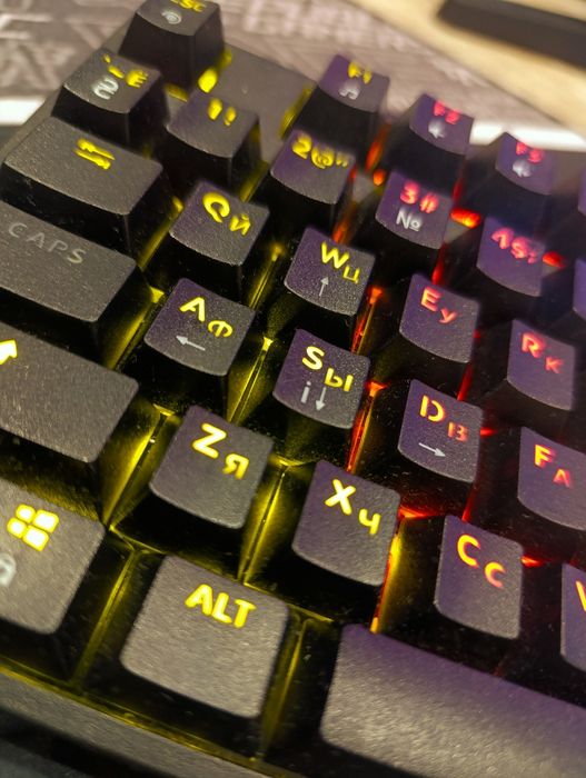 Механическая клавиатура Defender Blitz с RGB-подсветкой (с коробкой и