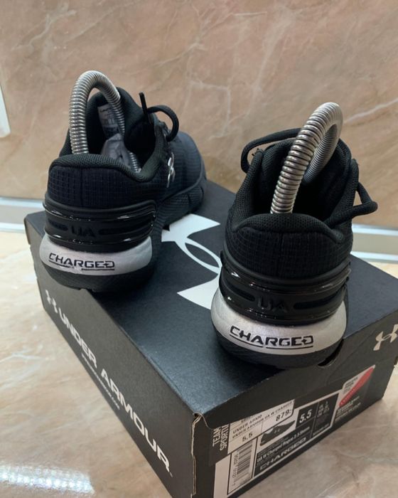 Under Armour Charged номер 36 и 36,5