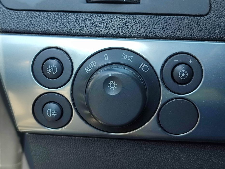 Opel Astra H Combi 2009 1.9 Diesel 150 CAI 239k KM