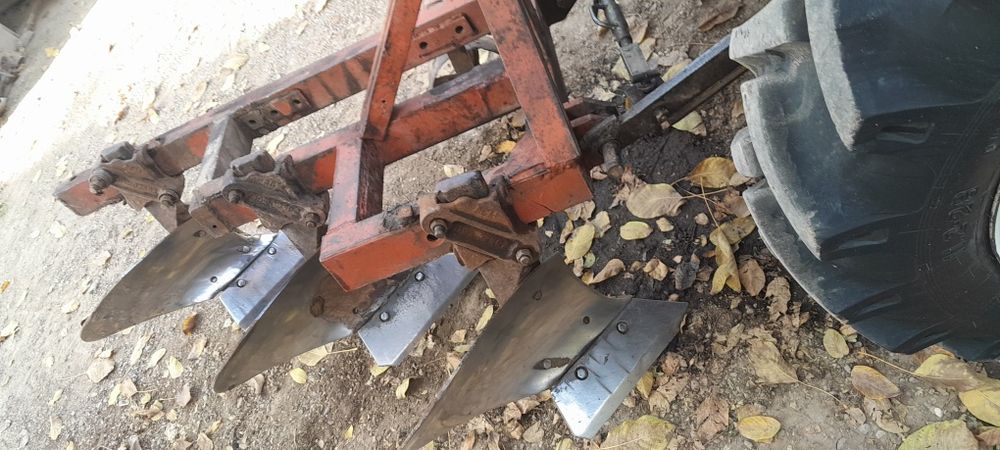 Traktr 424  45 0t kuchi sotiladi