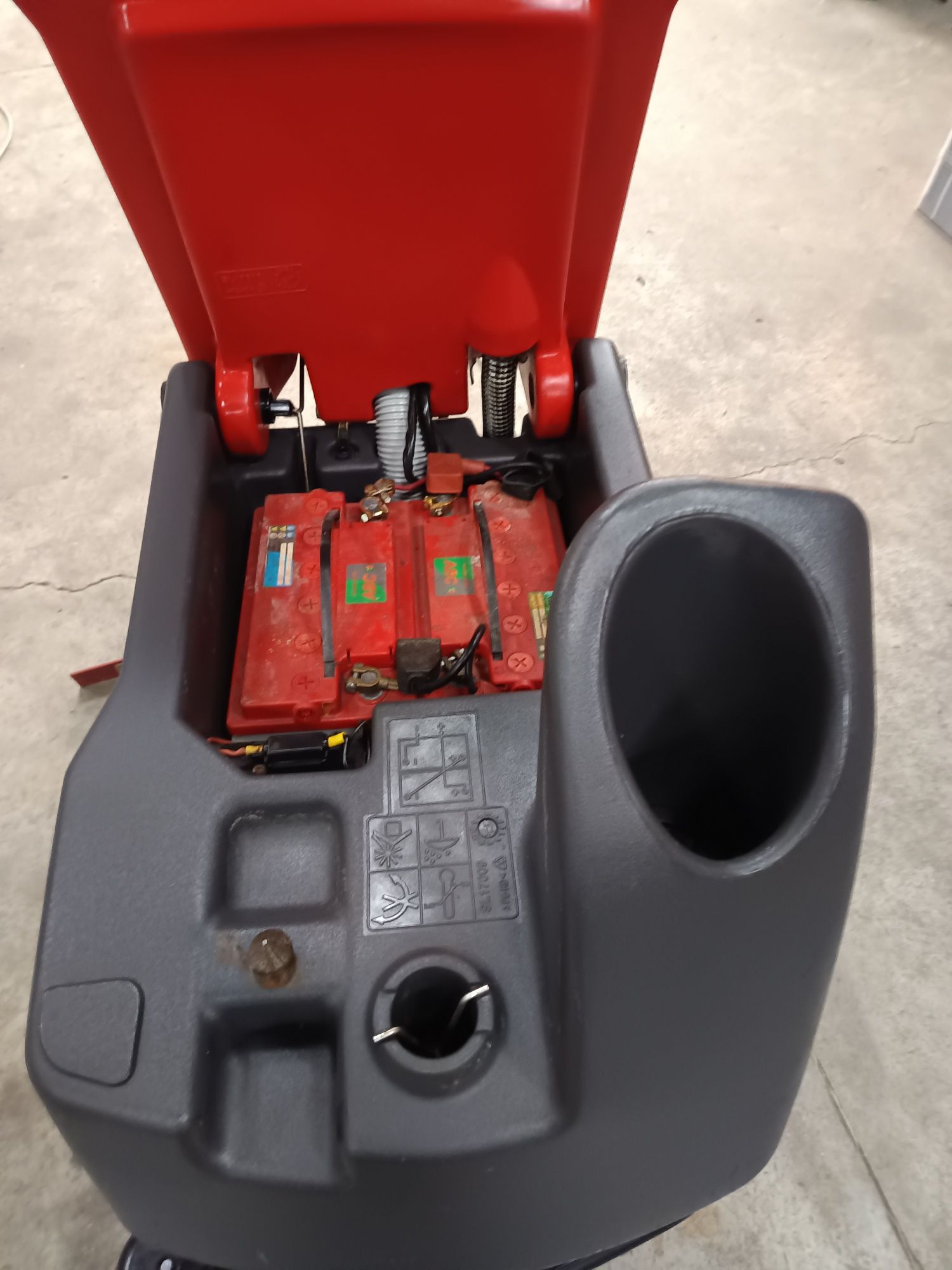 Акумулаторен подочистача Portotecnica Lavamatic bt600