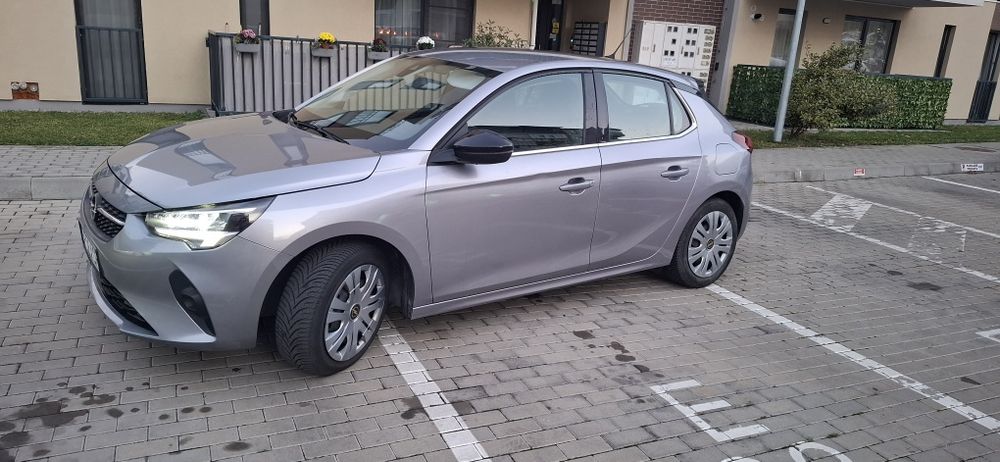 Vând Opel corsa.