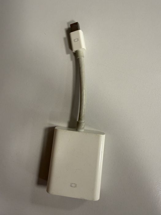 Adaptor Apple DisplayPort la VGA