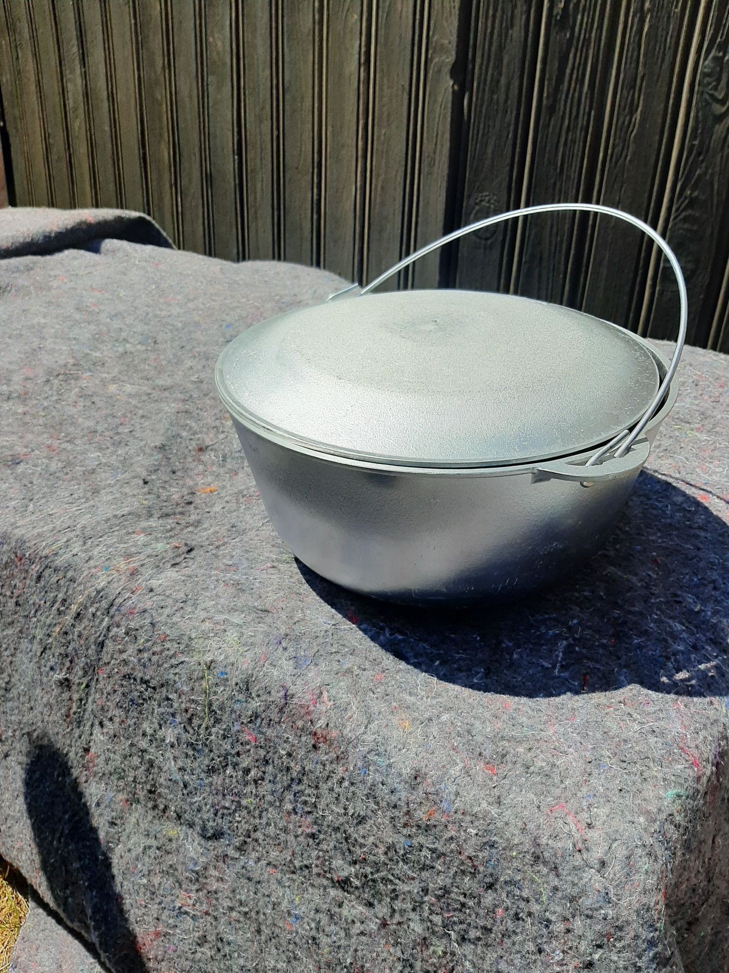Vând ceaune noi din aluminiu cu capac