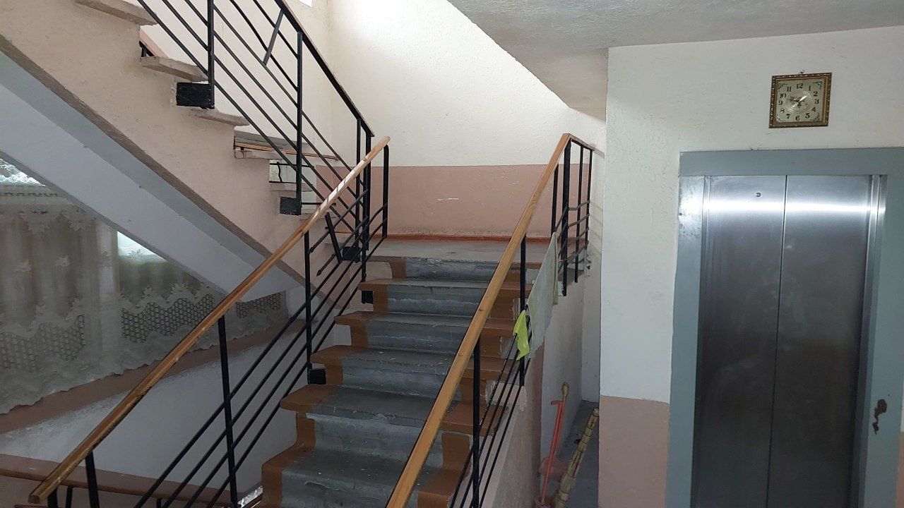 2/3/9. Сергели 3. Квартира 38 м². Бывшее общежитие. Метро "Turon" 300м