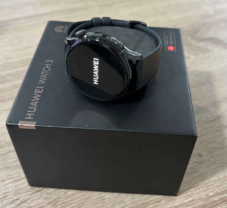 Смарт часовник Huawei watch 3