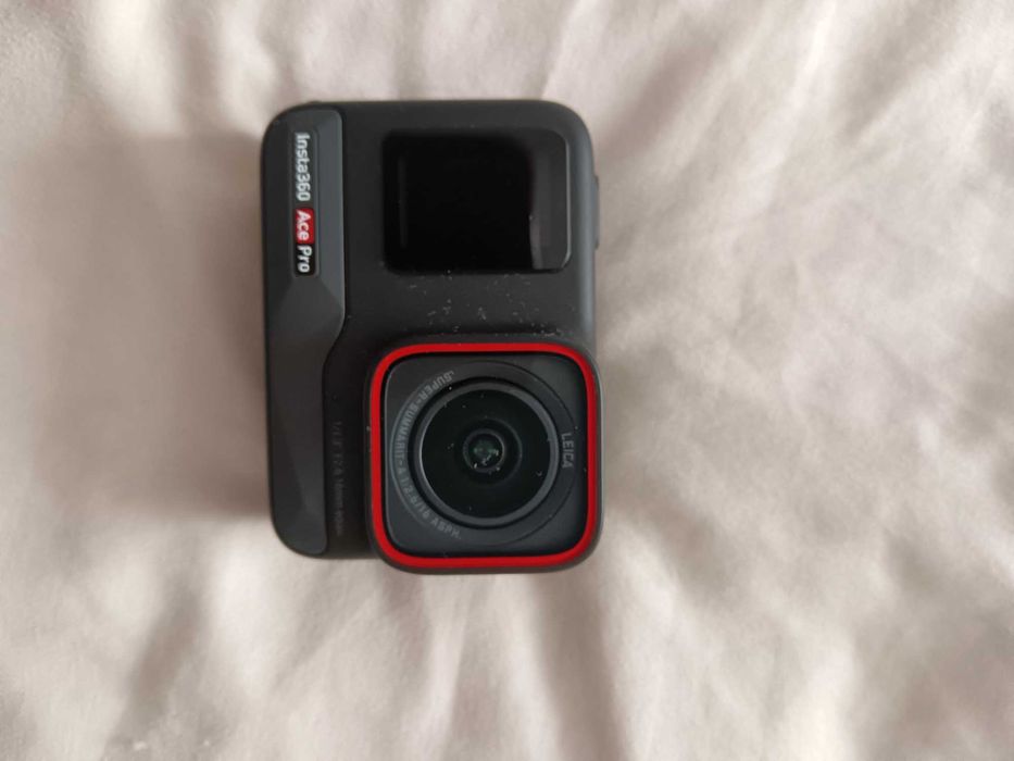 Insta 360 ace pro cu card SD