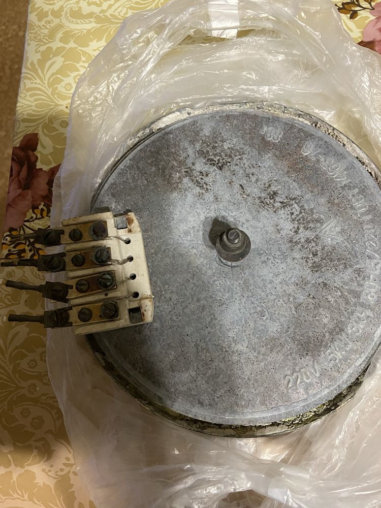 Продам конфорку диаметр 19 см .