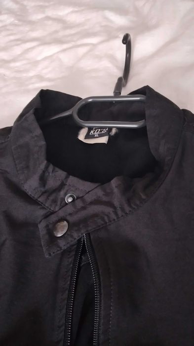 Мъжко черно тънко яке